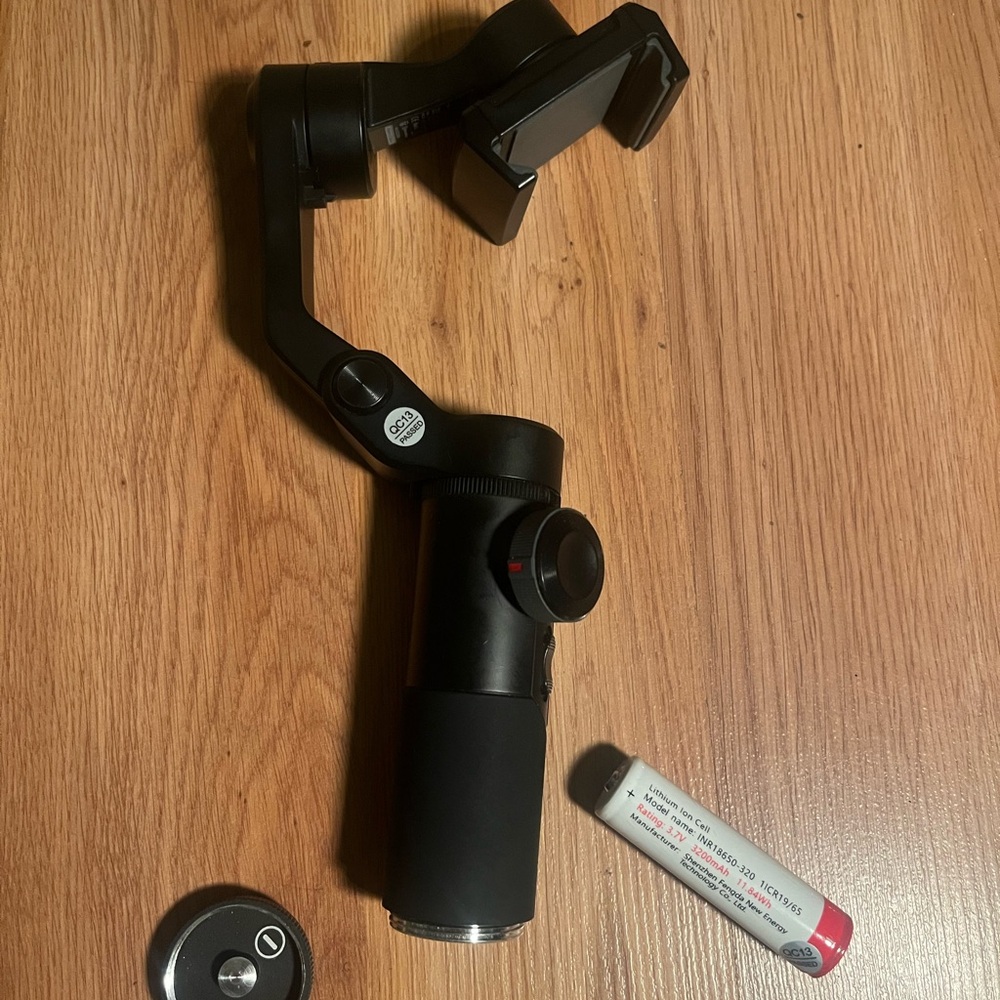 Black Smartphone Gimbal Stabilizer